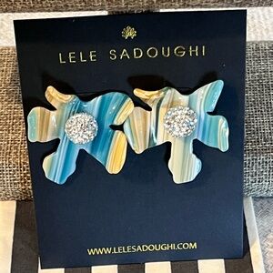 LELE SADOUGHI NWT AUTHENTIC PLAYA STRIPE CRYSTAL LILY BUTTON EARRINGS